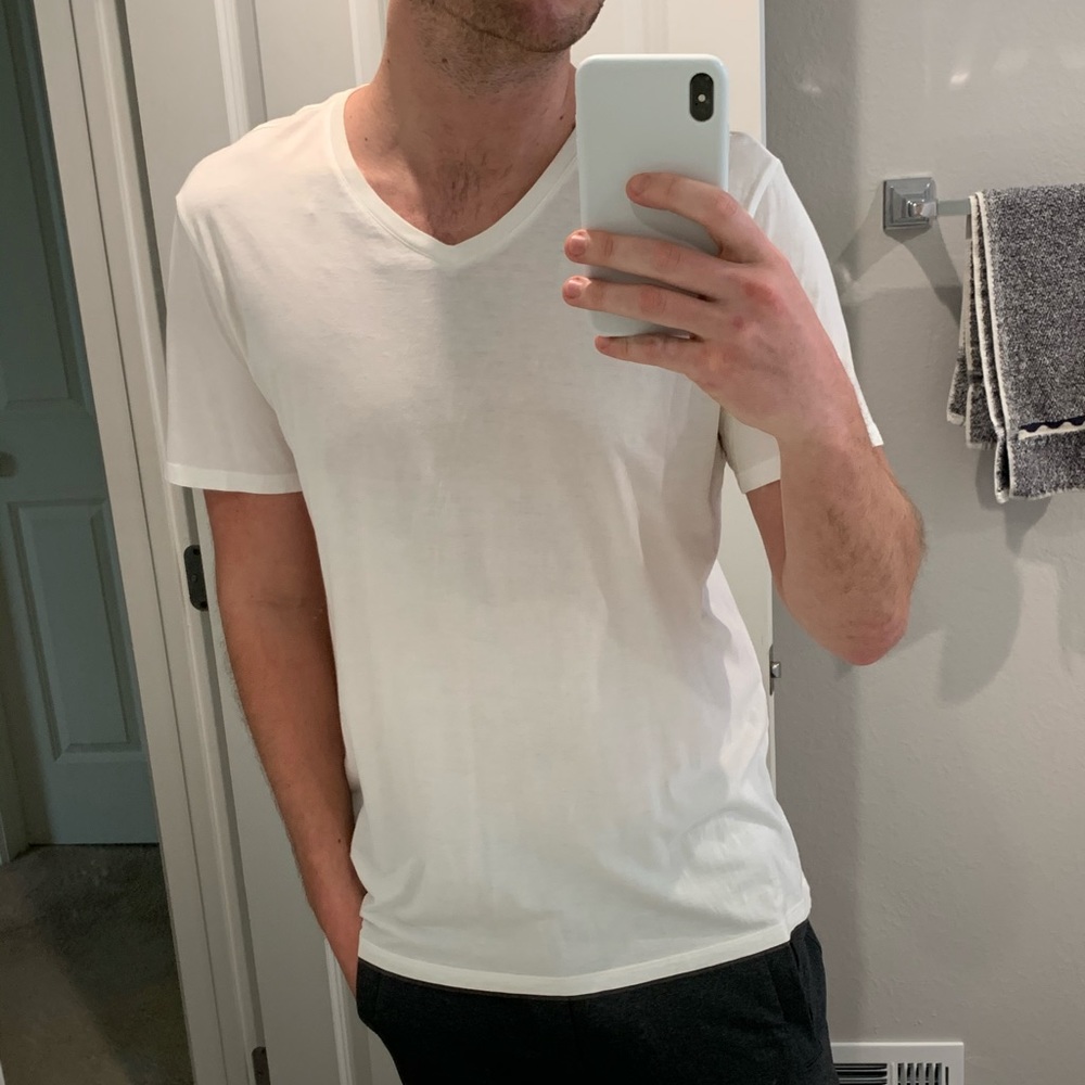 Men’s white Vince vneck